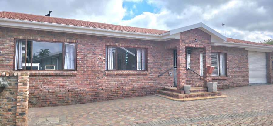 3 Bedroom Property for Sale in Hartenbos Central Western Cape
